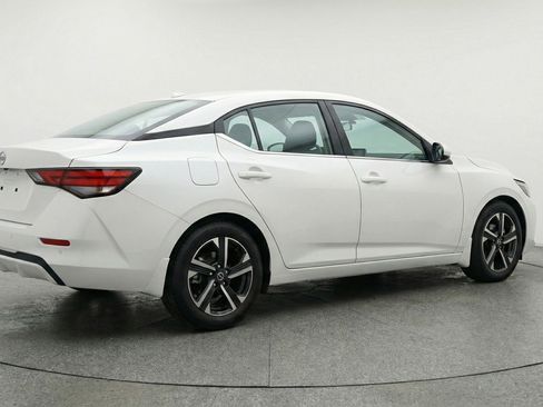Used 2025 Nissan Sentra SV image 9