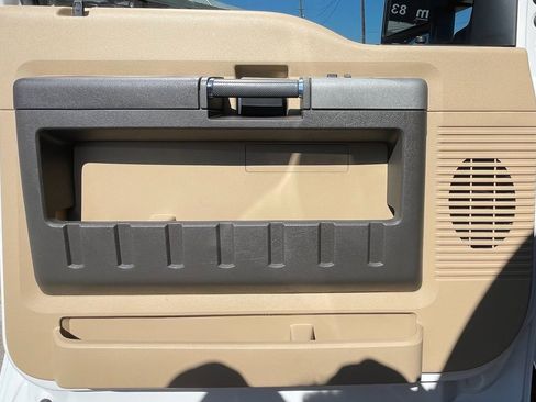 Used 2016 Ford F250 Lariat w/ Chrome Package image 32