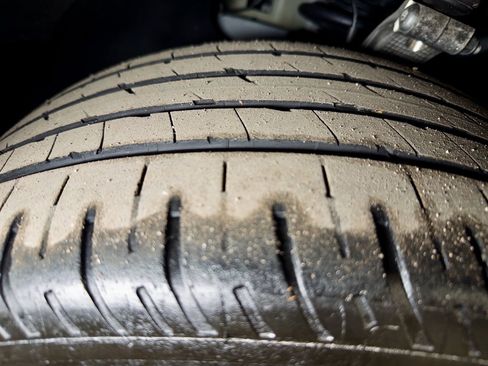 Used 2021 Tesla Model Y Long Range image 36