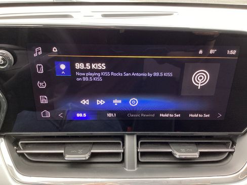 Used 2025 Chevrolet Trax LT image 18