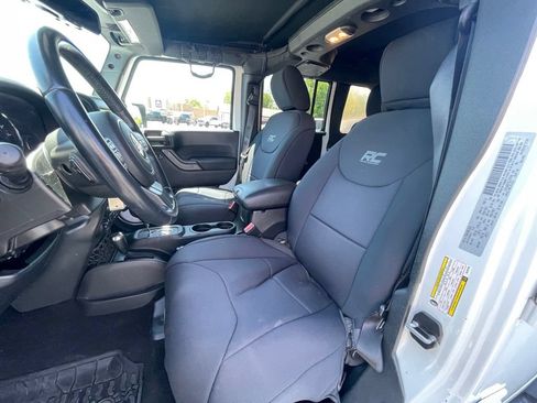 Used 2016 Jeep Wrangler Unlimited Sport w/ Quick Order Package 24S AWD/4WD image 8