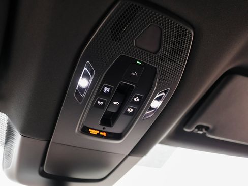 New 2025 Porsche Macan 4S Electric image 21