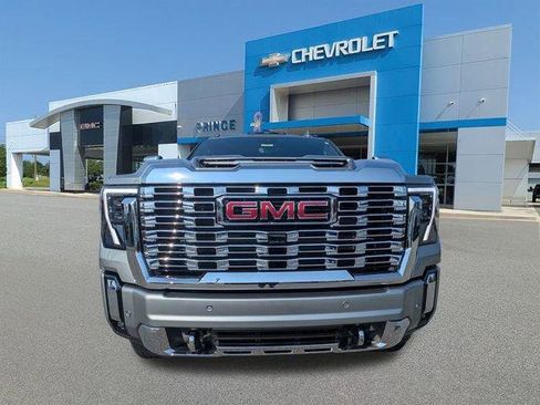 New 2026 GMC Sierra 2500 Denali w/ Denali Reserve Package image 10