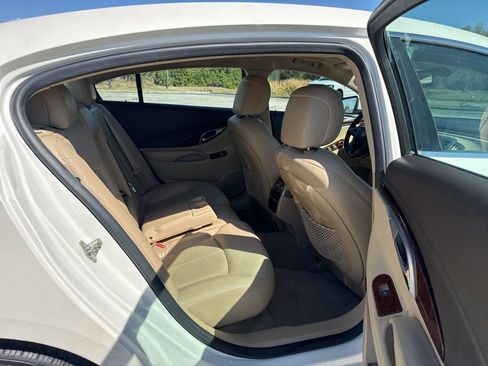 Used 2010 Buick LaCrosse CXS image 11