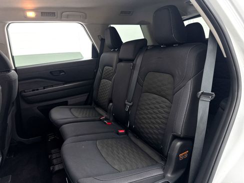 Used 2024 Nissan Pathfinder S FWD image 28