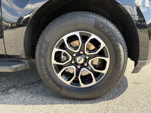 Used 2024 Ford Expedition Max XLT image 25