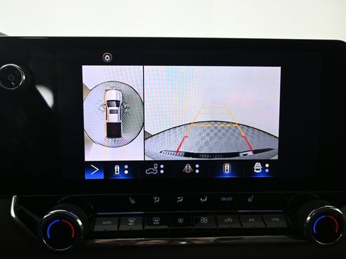 Used 2024 Chevrolet Colorado ZR2 w/ Technology Package image 28