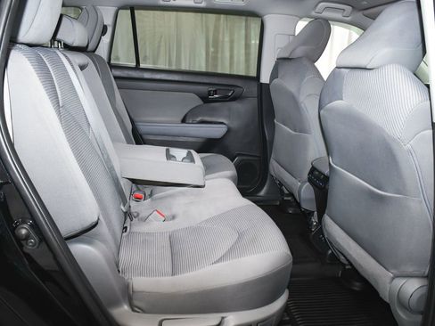 Used 2020 Toyota Highlander L AWD/4WD image 46