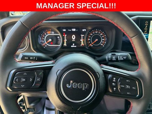 Used 2024 Jeep Wrangler Unlimited Rubicon AWD/4WD image 22