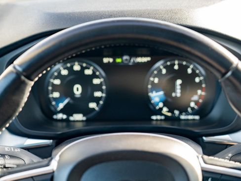 Used 2018 Volvo XC60 T5 Momentum w/ Convenience Package image 20