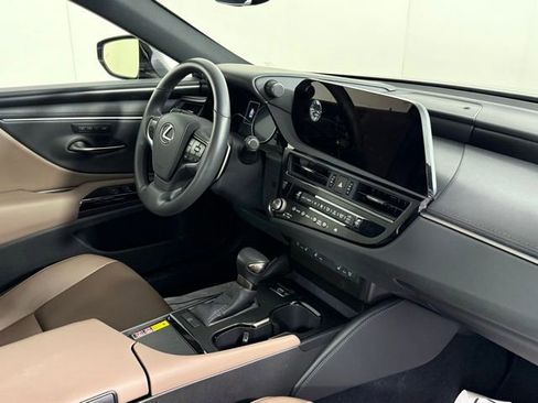 Used 2025 Lexus ES 350 w/ Premium Package image 33