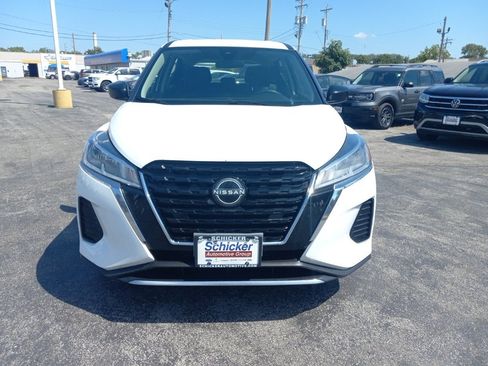 Used 2023 Nissan Kicks S FWD image 4