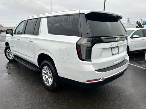 New 2026 Chevrolet Suburban LT w/ Comfort Package AWD/4WD image 5