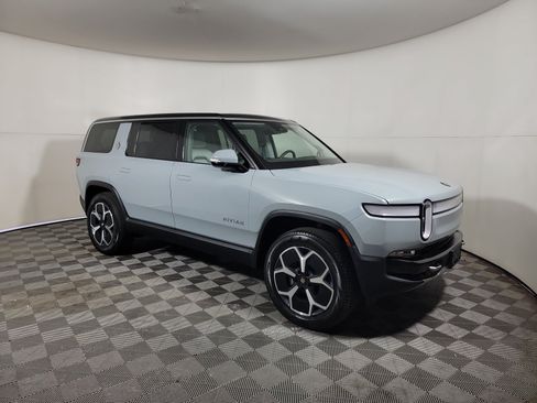 Used 2024 Rivian R1S Adventure AWD/4WD image 7