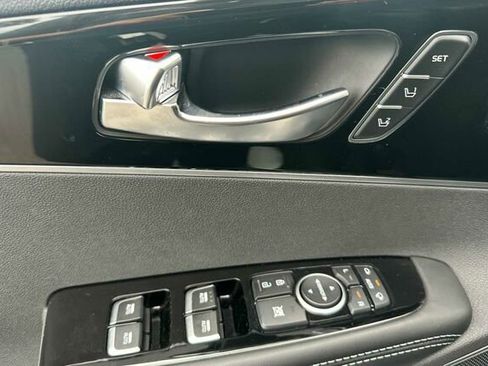 Used 2019 Kia Sorento SX image 11