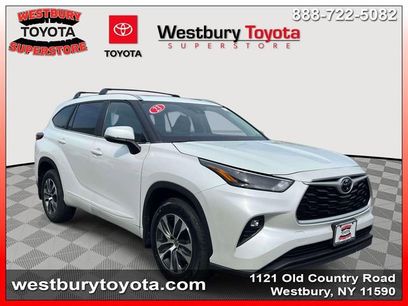 Used 2023 Toyota Highlander XLE