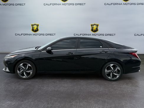 Used 2023 Hyundai Elantra Limited w/ Cargo Package FWD image 2