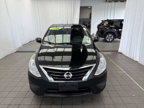 Used 2016 Nissan Versa SV w/ SV Tech Package FWD image 2