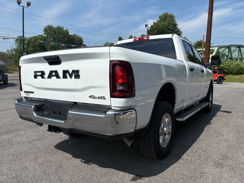 Certified 2025 RAM 2500 Big Horn AWD/4WD image 7