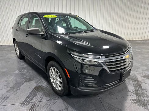 Used 2022 Chevrolet Equinox LS image 2