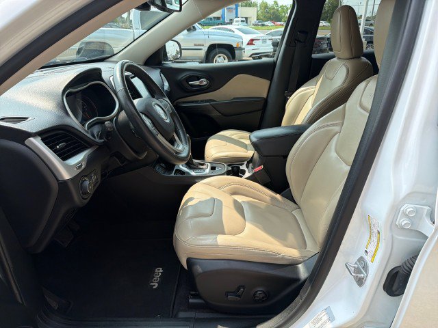 Used 2017 Jeep Cherokee Limited FWD image 13