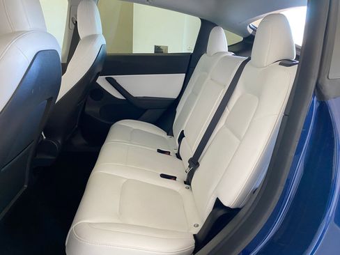 Used 2021 Tesla Model Y Long Range image 13