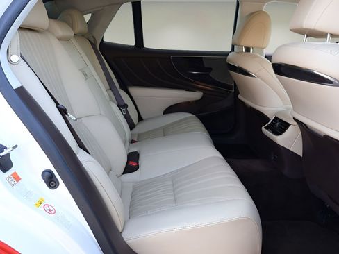 Used 2019 Lexus LS 500 w/ Interior Upgrade Package RWD image 17