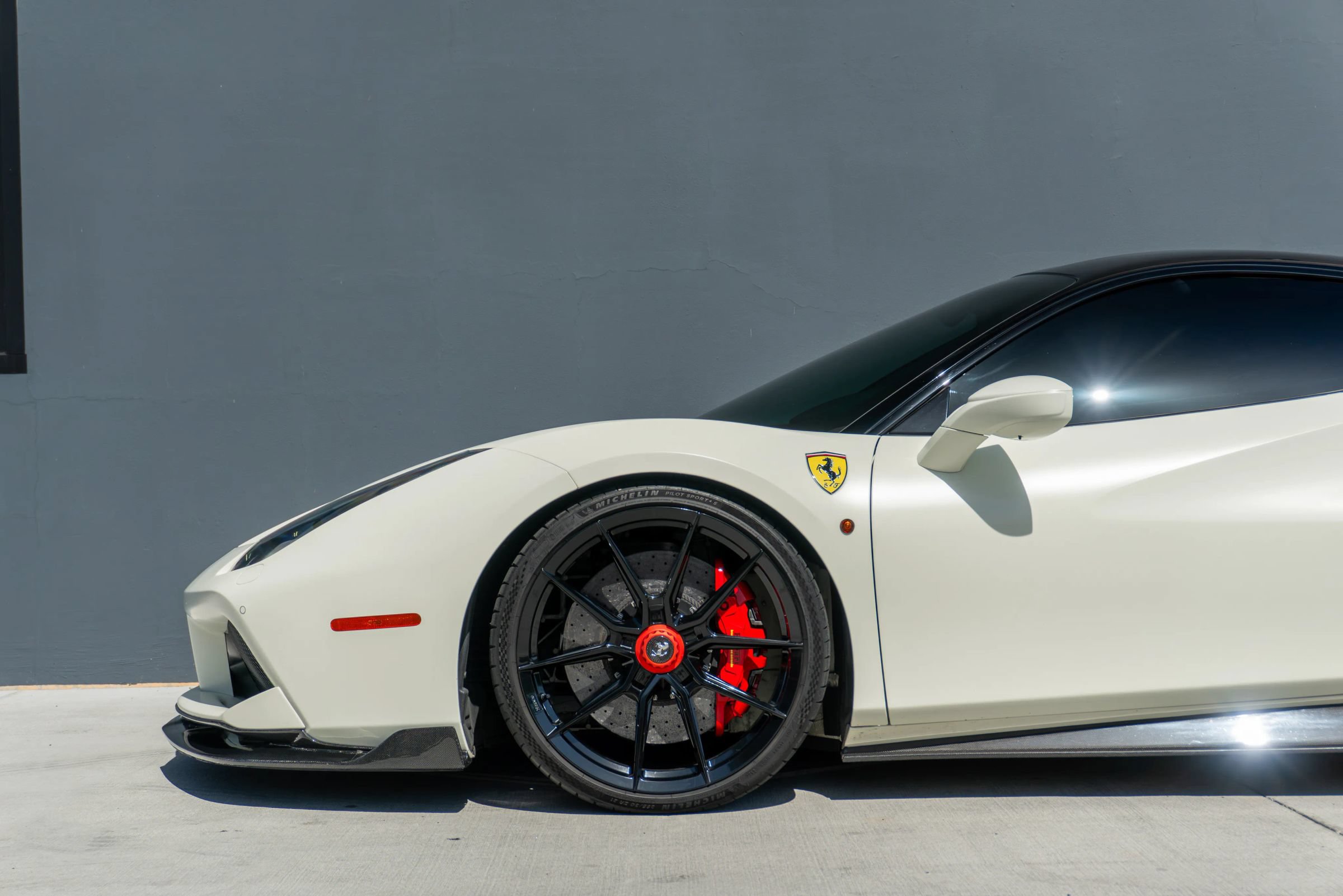 Used 2018 Ferrari 488 GTB RWD image 16