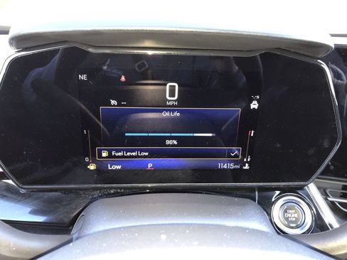 Used 2025 Chevrolet Trax RS w/ Sunroof Package FWD image 15
