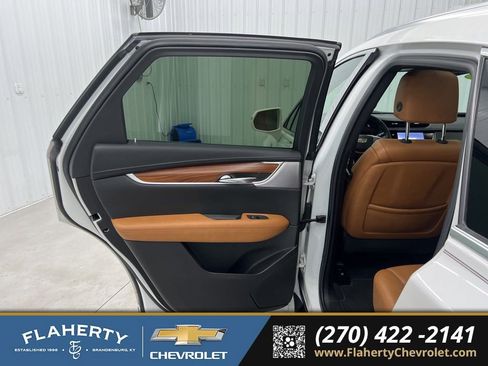 Used 2020 Cadillac XT5 Premium Luxury w/ LPO, Floor Liner Package image 10