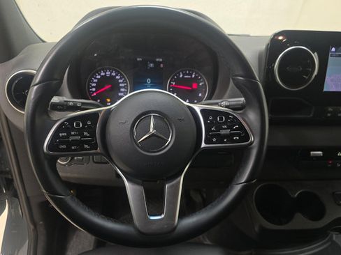 Used 2024 Mercedes-Benz Sprinter 2500 image 7