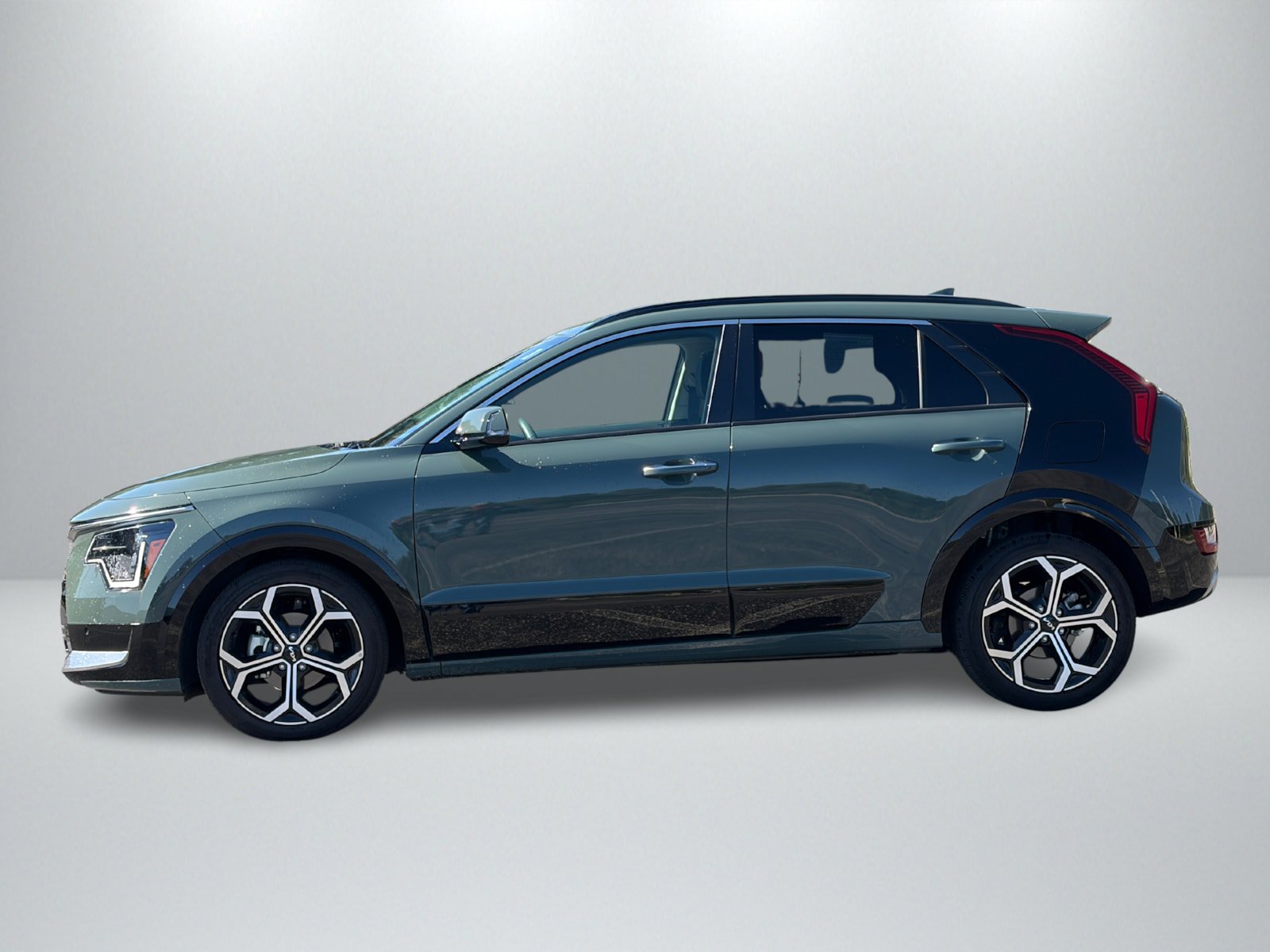 Used 2023 Kia Niro SX Touring FWD image 2