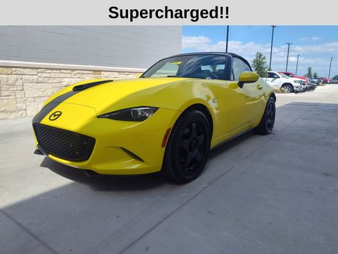 Used 2019 MAZDA MX-5 Miata Grand Touring RWD image 2