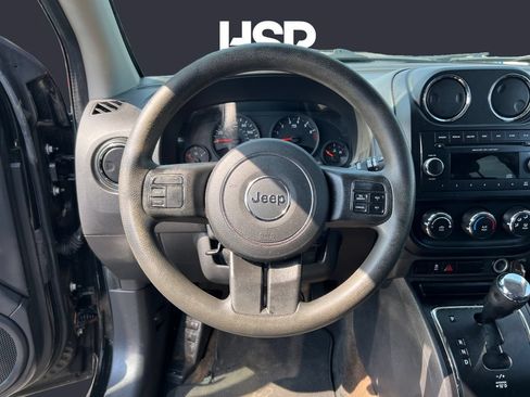 Used 2013 Jeep Compass Sport FWD image 12