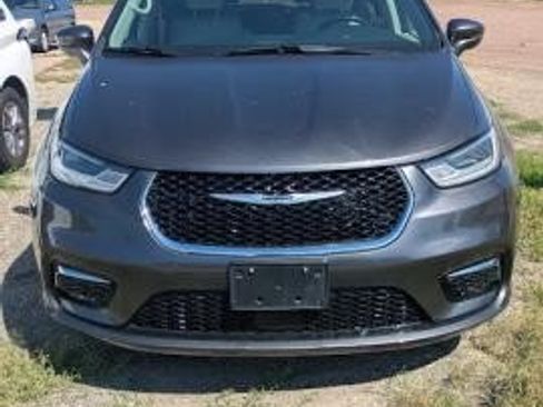 Used 2021 Chrysler Pacifica Touring-L AWD/4WD image 5