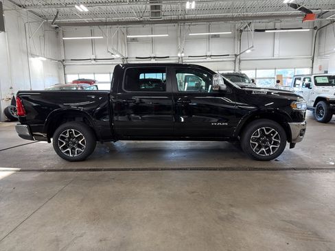 Used 2025 RAM 1500 Laramie w/ Advanced Safety Group II AWD/4WD image 5