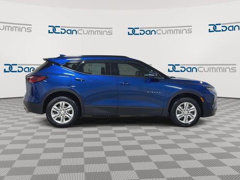 Used 2022 Chevrolet Blazer LT FWD image 2