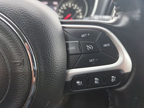 Used 2021 Jeep Compass Limited image 28