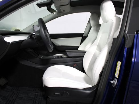 Used 2021 Tesla Model Y Long Range image 8