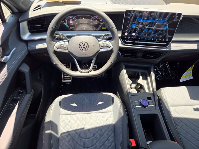 New 2026 Volkswagen Tiguan SE R-Line FWD image 9