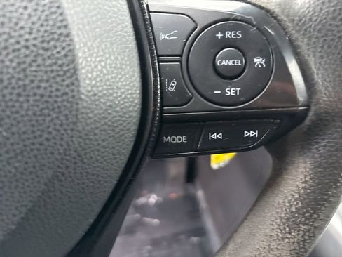 Used 2020 Toyota RAV4 LE image 32