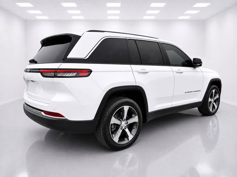 Used 2023 Jeep Grand Cherokee 4WD 4xe image 5