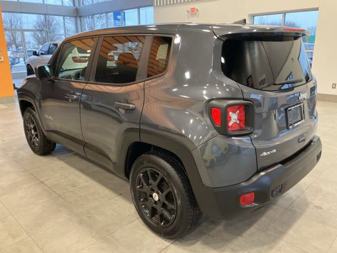 Used 2023 Jeep Renegade Latitude image 7