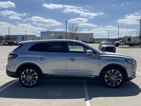 Used 2021 Lincoln Nautilus Reserve w/ Equipment Group 201A image 10