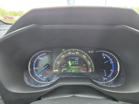 Used 2024 Toyota RAV4 SE image 28