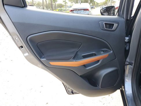 Used 2021 Ford EcoSport SE w/ SE Appearance Package image 9