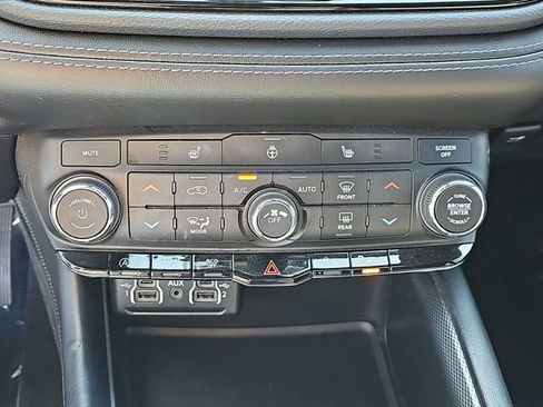 Used 2022 Dodge Durango GT w/ Blacktop Package AWD/4WD image 24