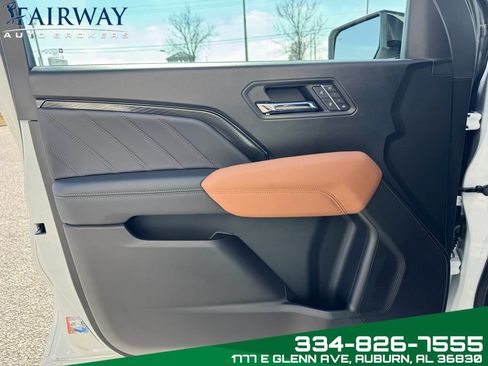 Used 2025 GMC Canyon AT4 w/ AT4 Premium Package AWD/4WD image 26