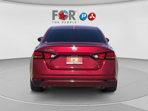 Used 2025 Nissan Altima 2.5 SV FWD image 4