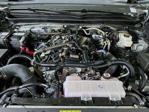 Used 2025 Toyota Tacoma TRD Off-Road image 31